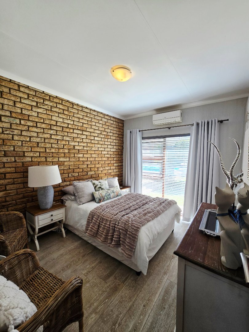 4 Bedroom Property for Sale in Flamwood North West